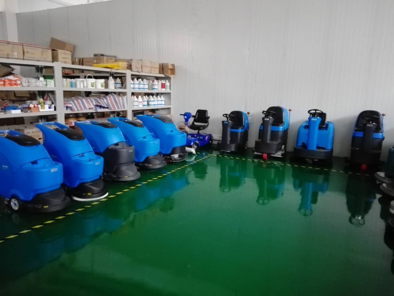 許多大型工廠都在用容恩全自動(dòng)洗地機(jī)，你真的知道嗎？