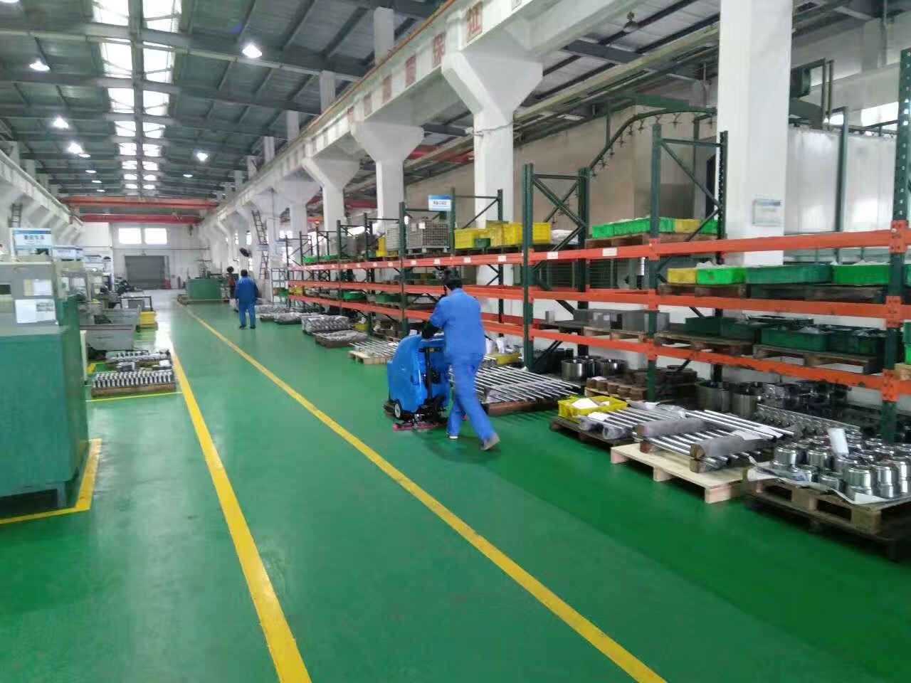 工廠全自動洗地機(jī)日常使用注意事項(xiàng)