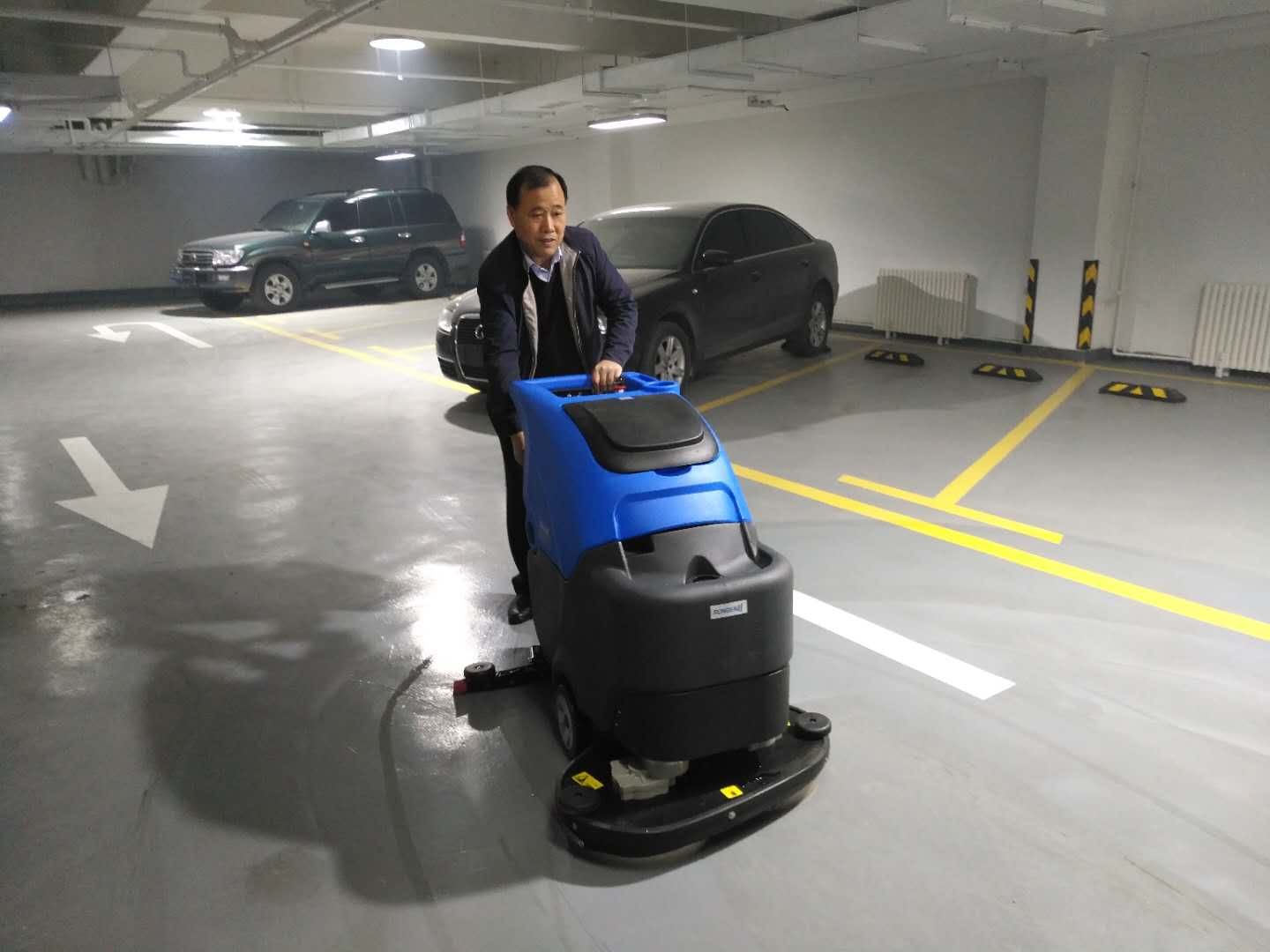 你知道全自動洗地機(jī)的配件怎樣選購嗎