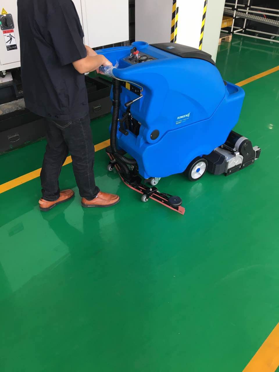 手推式自動洗地機(jī)怎樣日常護(hù)理才正確？